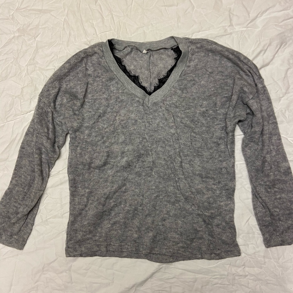 gray v-neck sweater with lace details🖤